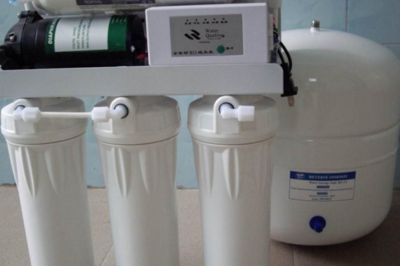 凈水器代理加盟 家庭服務(wù)市場的藍(lán)海機(jī)遇